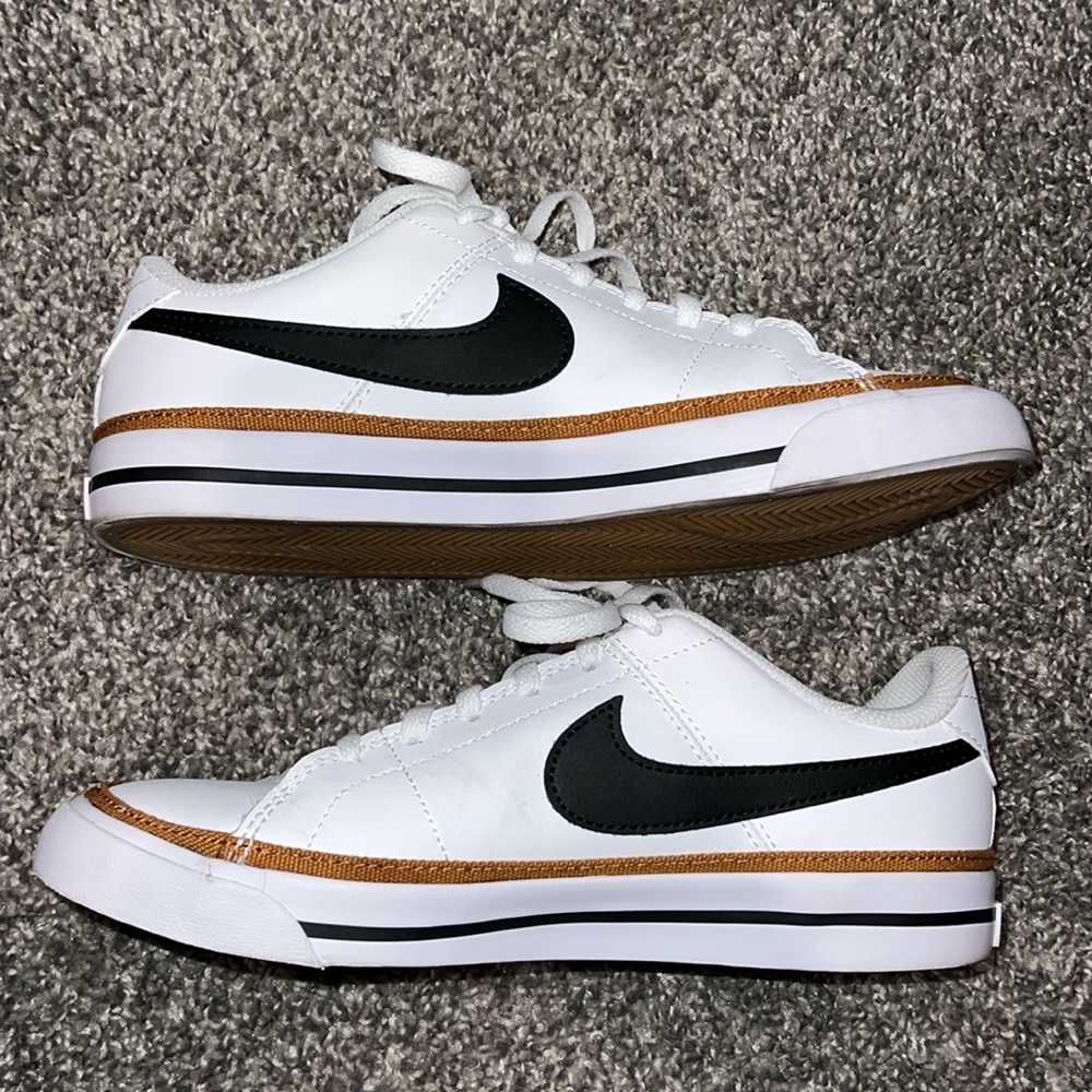 Nike court legacy